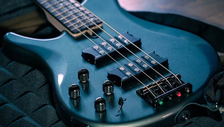 nombre-cordes-guitare-basse