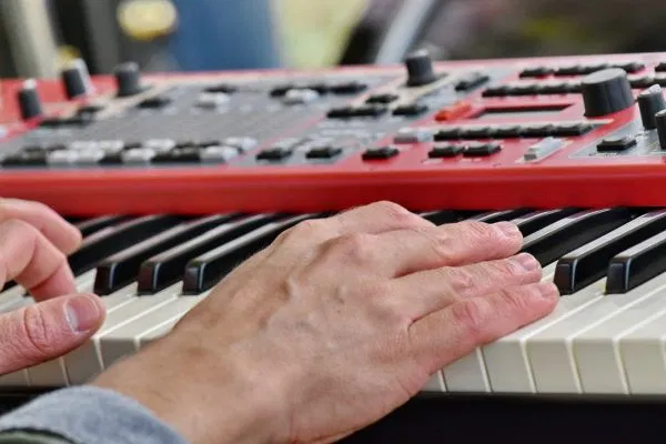 Synthetiseur pas cher