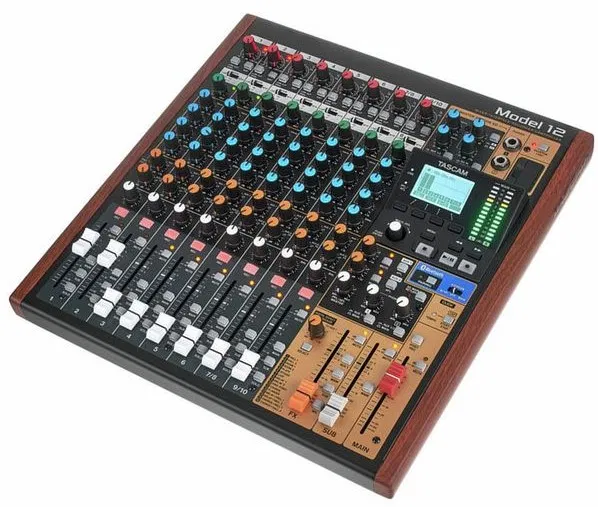 table mixage usb Tascam
