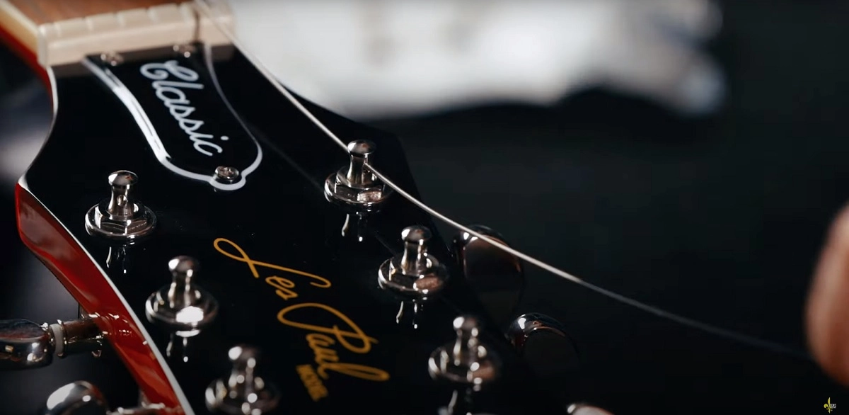 Quand Changer ses Cordes de Guitare ? Guide Rapide et Complet